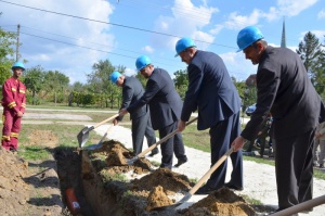 Elhelyezték a csatorna alapcsövét Kadarkúton